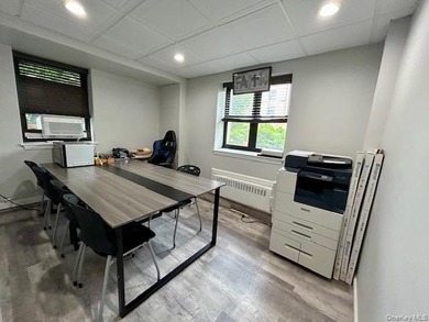 1 Living room, 1 Meeting rooms, 3 Office room, 1 Bathroom - photo 2