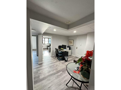 1 Living room, 1 Meeting rooms, 3 Office room, 1 Bathroom - photo 3