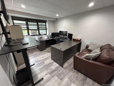 1 Living room, 1 Meeting rooms, 3 Office room, 1 Bathroom - photo 7