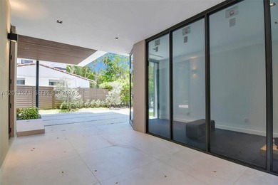 New construction in The Roads near Brickell. This 5 bed, 6.5 - photo 18