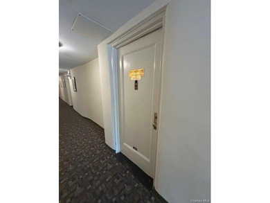 1 Living room, 1 Meeting rooms, 3 Office room, 1 Bathroom - photo 9