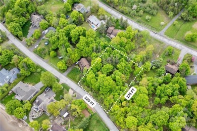  Lot For Sale in Dunrobin 