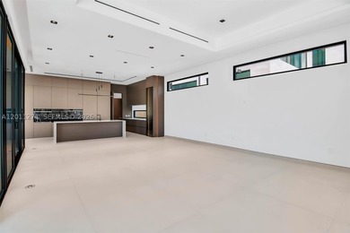 New construction in The Roads near Brickell. This 5 bed, 6.5 - photo 33