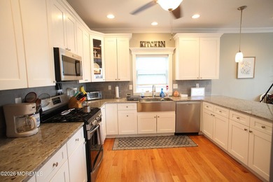 Like New Beautiful Home move in ready condition. Recently Built - photo 3