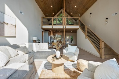 Experience luxury mountain living in this brand-new custom cabin - photo 8