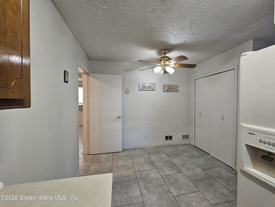 Great find! large 2 Family house in a very desirable location. 1 - photo 20