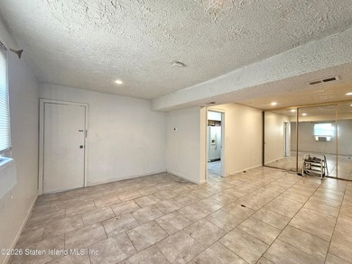 Great find! large 2 Family house in a very desirable location. 1 - photo 21