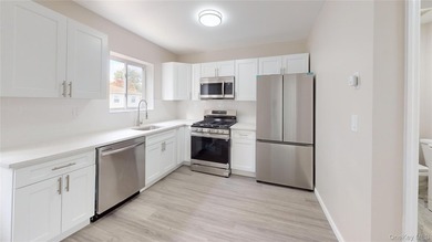 Welcome to 109 Lyceum Ct-a charming, renovated Townhouse in a - photo 23