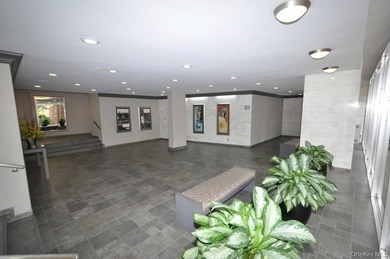 Welcome to this bright one bedroom co-op in highly sought-after - photo 23