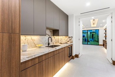 Brand-New Ultra Modern Masterpiece sited on 80' of waterfrontage - photo 23