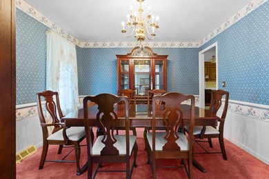 This spacious 4 bedroom, 2.5 bath home offers over 2,800 square - photo 5