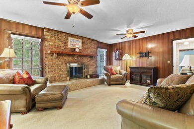 This spacious 4 bedroom, 2.5 bath home offers over 2,800 square - photo 9