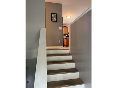 Welcome to this beautifully remodeled 3-bedroom, 2-bath - photo 35