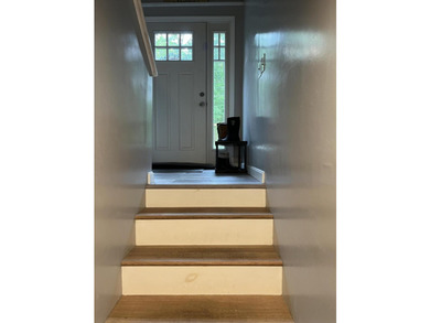 Welcome to this beautifully remodeled 3-bedroom, 2-bath - photo 36