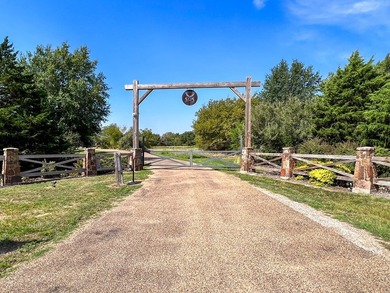 2.85 Acre waterfront lot in Exclusive 505 Ranch Club Rare - photo 9