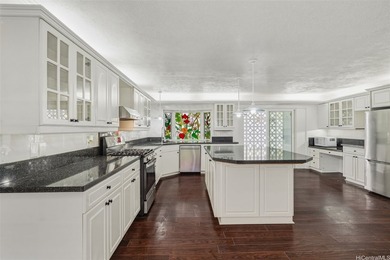 RARE INVESTMENT OPPORTUNITY! At the base of the cool and breezy - photo 3
