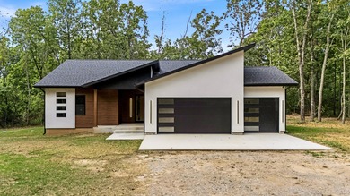 Arrowhead Lakes Home For Sale in West Plains Missouri