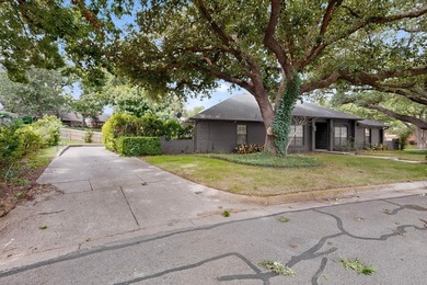 Welcome to this updated home tucked away on a quiet cul-de-sac - photo 3