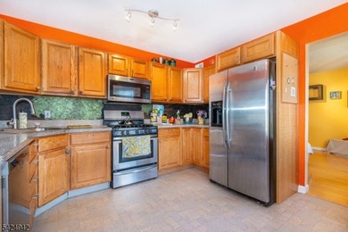 Opportunity knocks! Beautifully crafted center hall colonial - photo 11