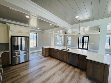 Welcome to your dream home in South Island Plantation, a premier - photo 12