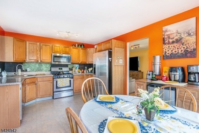 Opportunity knocks! Beautifully crafted center hall colonial - photo 12