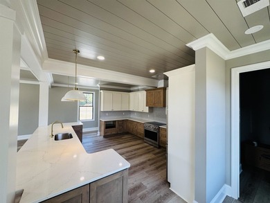 Welcome to your dream home in South Island Plantation, a premier - photo 13