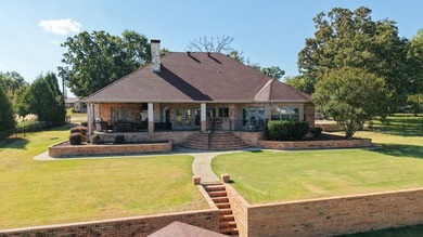 Waterfront home with approximately 150 feet of shoreline - photo 3