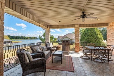 Waterfront home with approximately 150 feet of shoreline - photo 7