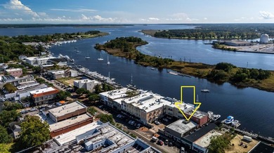 829 Front Street is a rare jewel positioned at the very heart of - photo 1