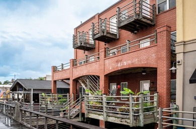 829 Front Street is a rare jewel positioned at the very heart of - photo 8