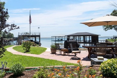 Welcome to your waterfront retreat on Cedar Creek Lake in the - photo 3