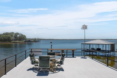 Welcome to your waterfront retreat on Cedar Creek Lake in the - photo 5