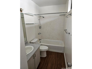 Located in Mililani, in a cul-de-sac, this 4-bedroom, including - photo 9
