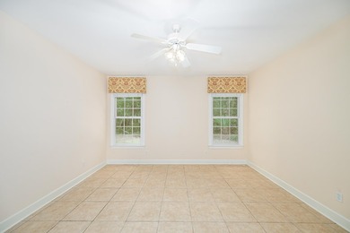 Move in ready True 4 bedroom single story in Hunters Crossing - photo 13
