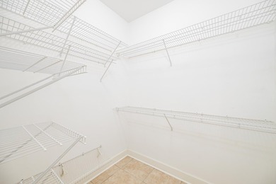 Move in ready True 4 bedroom single story in Hunters Crossing - photo 17