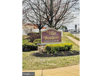 (private lake, pond, coastal) Townhome/Townhouse For Sale in Clementon New Jersey