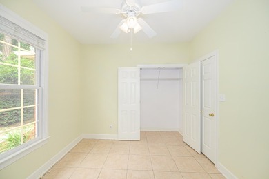 Move in ready True 4 bedroom single story in Hunters Crossing - photo 23