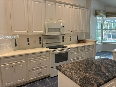 Beautiful pool home located in the desirable Grand Park - photo 27