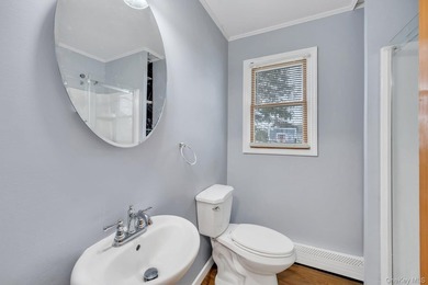 Welcome to this inviting 4-bedroom, 2-bathroom expanded Cape - photo 28