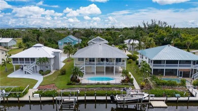Welcome to A Waterfront Paradise! Discover the ultimate - photo 4