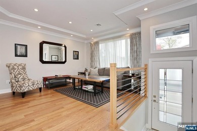 Commuters Dream! You will love this 5-year young half duplex - photo 6