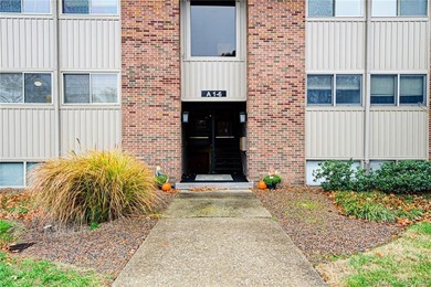 Lake Condo For Sale in Clarksville, Indiana