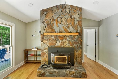 Stunning fully remodeled home presents like new construction - photo 12