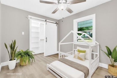 Welcome to your dream home in the highly desirable Hideaway Lake - photo 19