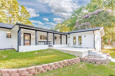 Welcome to your dream home in the highly desirable Hideaway Lake - photo 31