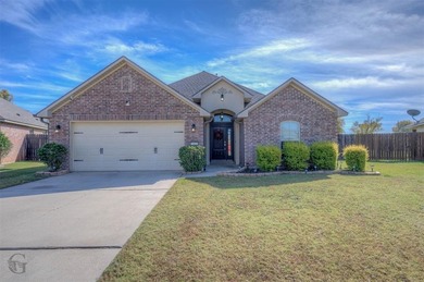 (private lake, pond, coastal) Home For Sale in Bossier City Louisiana