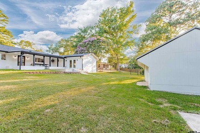Welcome to your dream home in the highly desirable Hideaway Lake - photo 32