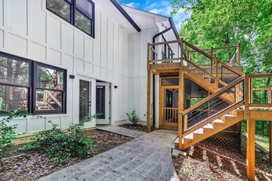 Stunning fully remodeled home presents like new construction - photo 36
