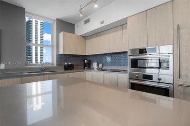 Beach-inspired, high-rise turnkey residence offering a new - photo 10