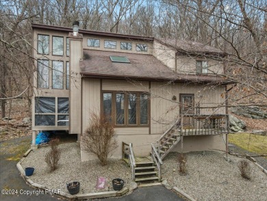 Lake Home For Sale in Bushkill, Pennsylvania